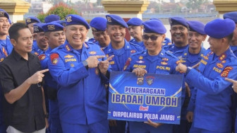 Dedikasi Tanpa Batas, Aipda Abdul Qodir Diganjar Hadiah Umrah